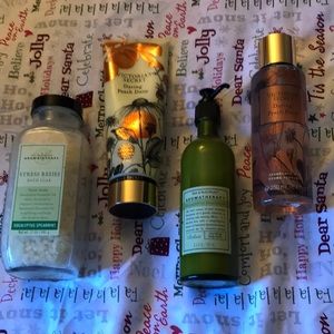 4 pieces bath and body 2 peach 2 spearmint